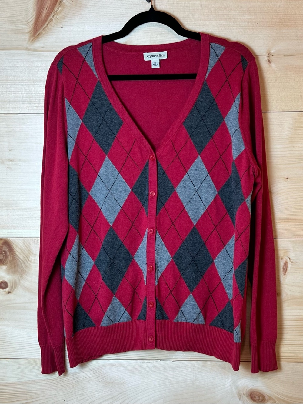 St. John's Bay Red & Gray Argyle V-Neck Cardigan Preppy Dark Academia Cottage